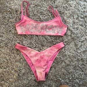Frankie’s Bikinis pink, rhinestone Hawaiian flower set